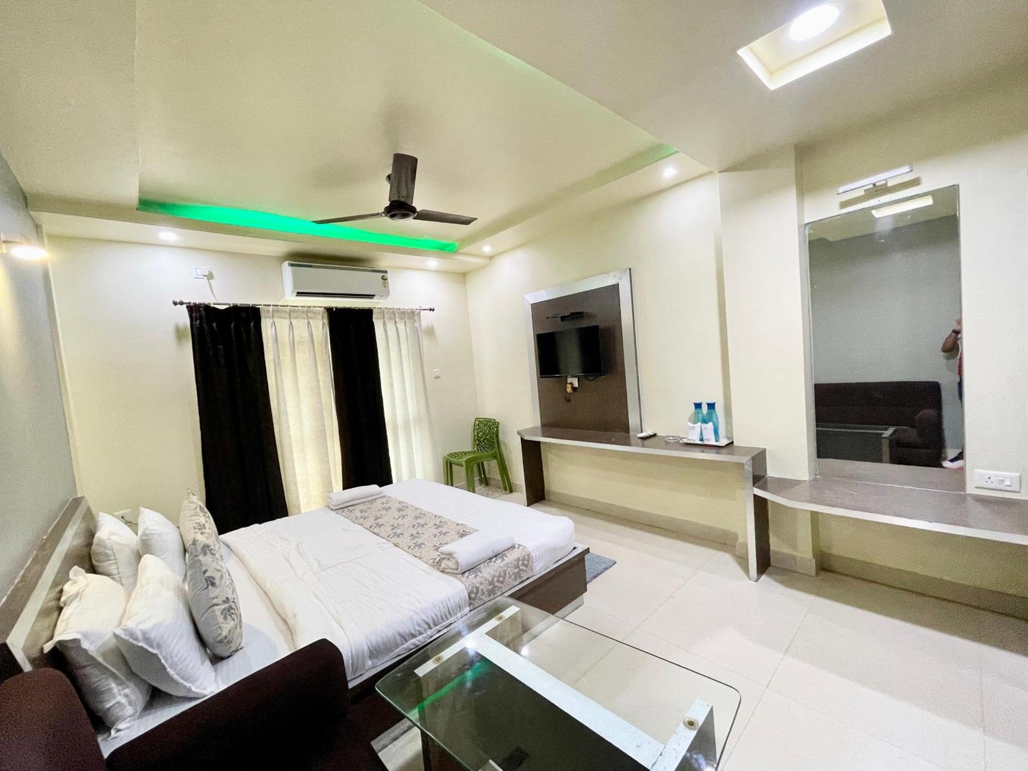 Hotel Trends In ปูรี ภายนอก รูปภาพ