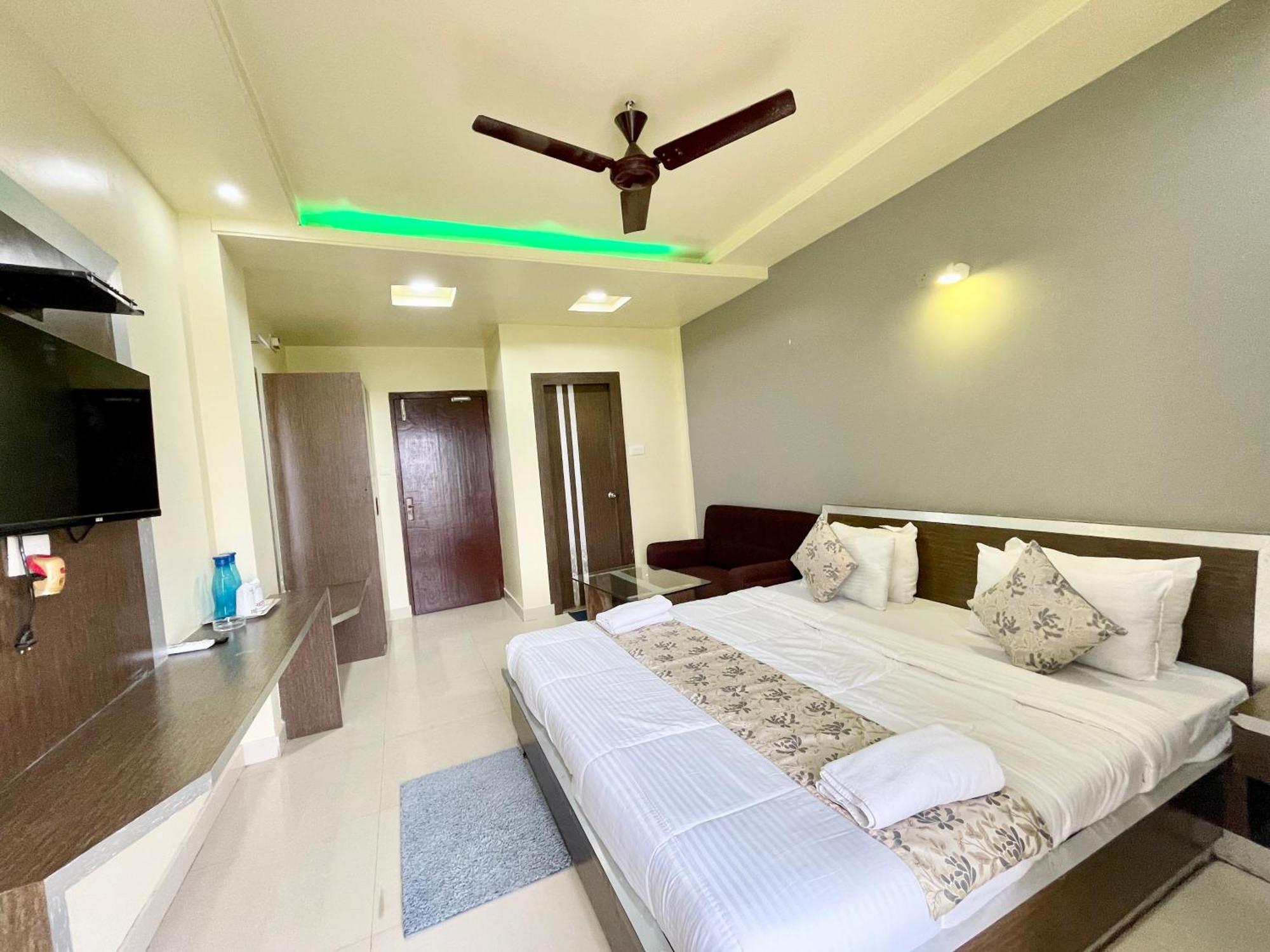Hotel Trends In ปูรี ภายนอก รูปภาพ