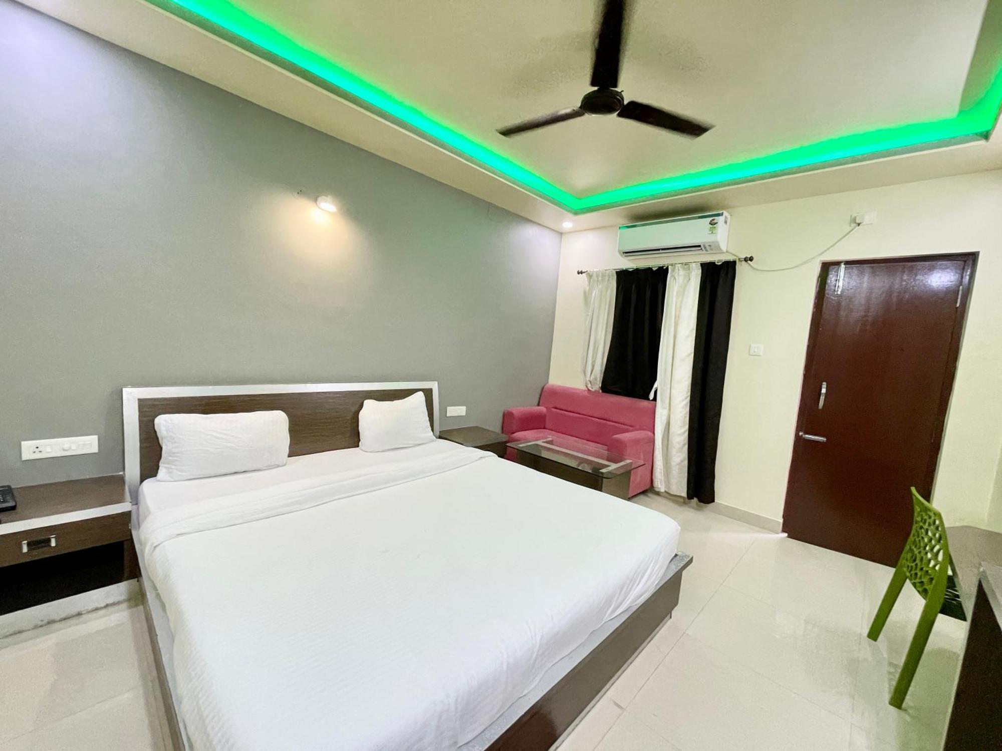 Hotel Trends In ปูรี ภายนอก รูปภาพ